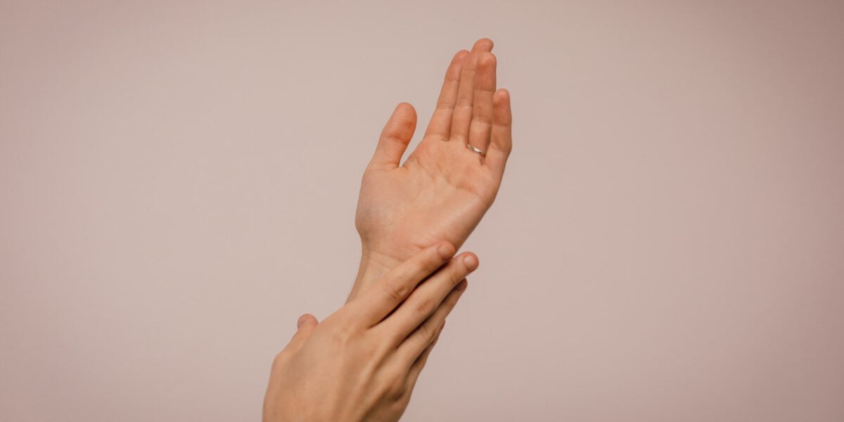 Kramp In Hand En Vingers Oorzaak En Wat Er Tegen Te Doen Contentgirls