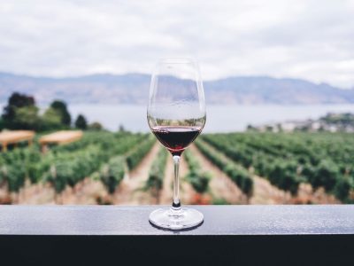 Wat is een rood wijntje toch heerlijk. Hoe lang kun je rode wijn bewaren?