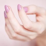 Mooie en verzorgde nagels - Hoe lang blijft gellak zitten